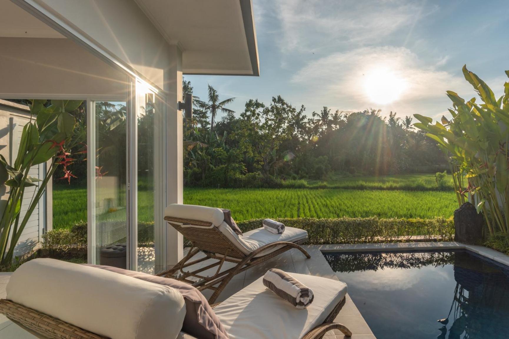 Villa Shiva โลวินา ภายนอก รูปภาพ